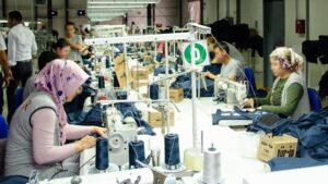 Vitrinlerde ‘Kadın Gücü’ Fabrikada Düşük Ücret, Baskı, Tehdit